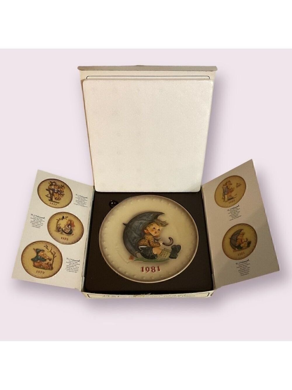 M.J. Hummel 1981 Annual Plate Hand Painted Bas Relief